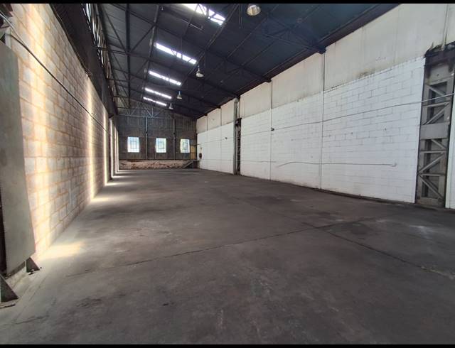 390M² WAREHOUSE TO LET IN HERIOTDALE